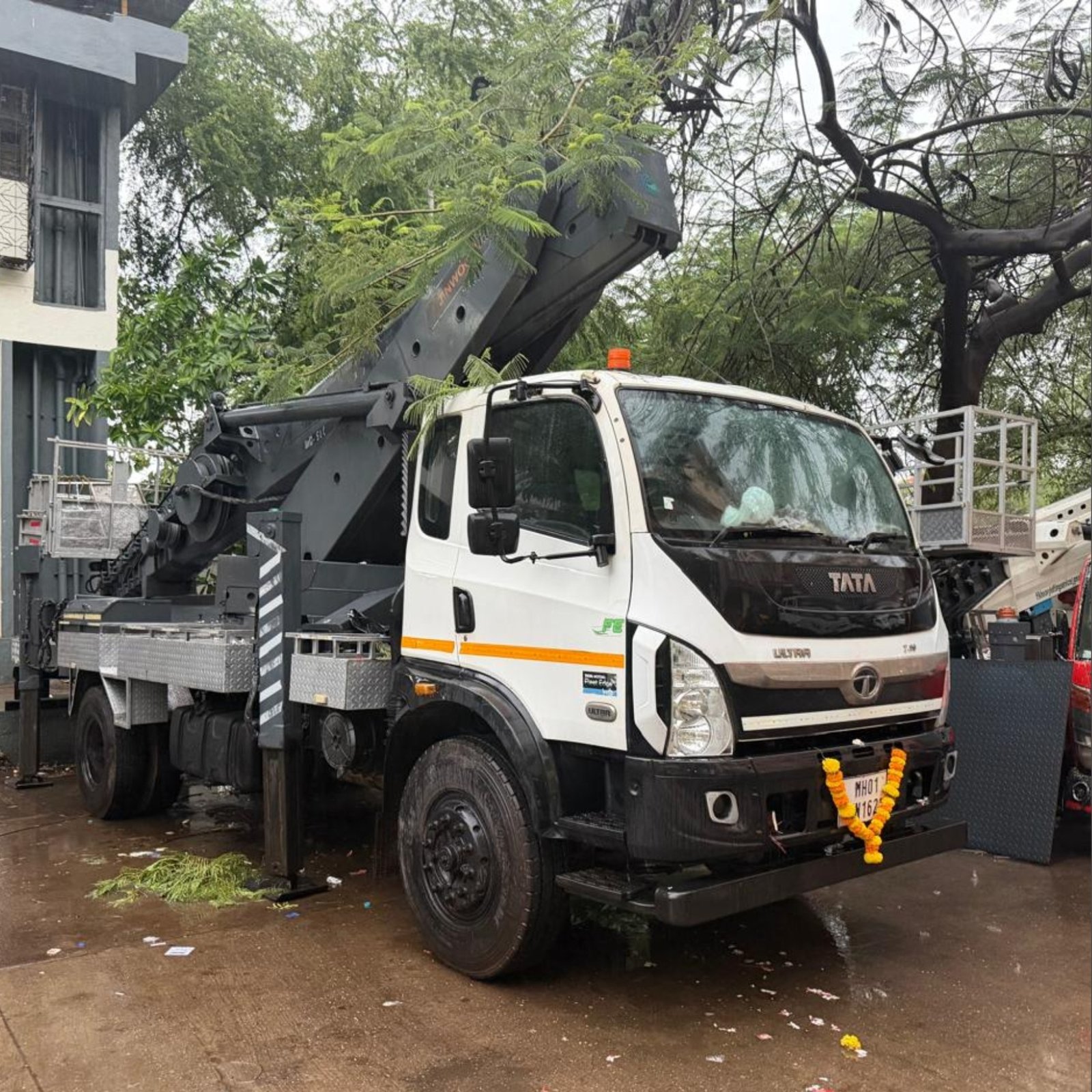 Crane Rental Service 11